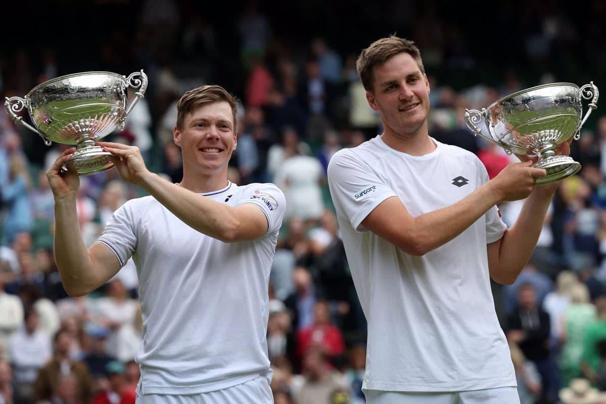 Tokyo Take-Off! Shapovalov Serves Past Johnson